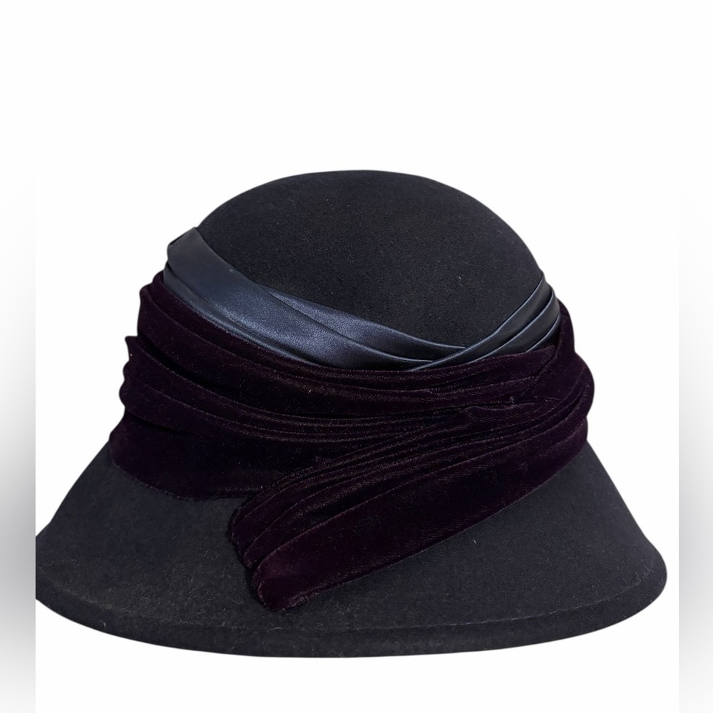August Hats‎ Navy Blue Satin Drape Velvet Cloche 100% Wool 
Church Retro Elegant